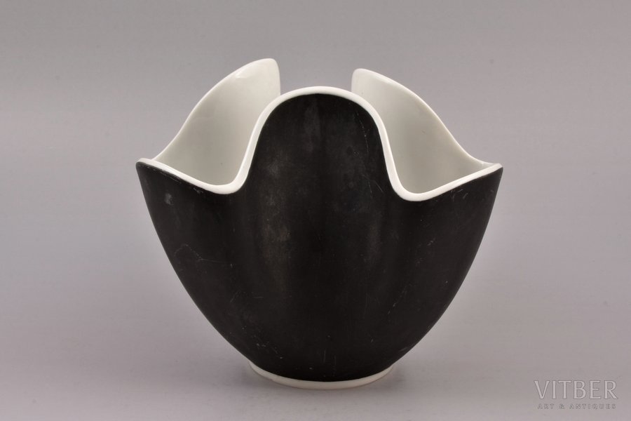 vase, "Crystal", porcelain, LFZ - Lomonosov porcelain factory, shape by V.L. Semenov, USSR, the 50ies of 20th cent., h 15 cm