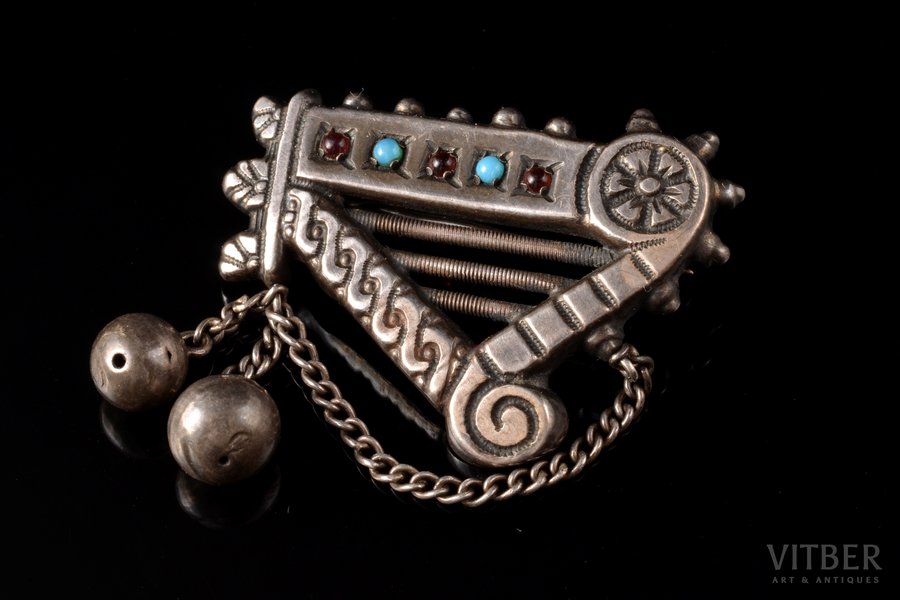 a brooch, "Kokle", silver, 6.67 g., the item's dimensions 2.9 x 3.9 cm