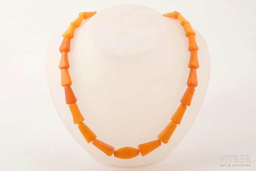 beads, 28.20 g., amber, lenghth 54 cm