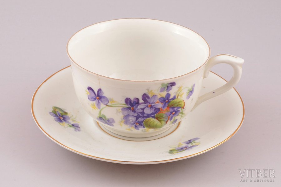 чайная пара, фарфор, Лангебраун, Эстония, 20-30е годы 20го века, h (чашка) 5.4 см, Ø (блюдце) 14.3 см, нитевидная трещина на краю чашки