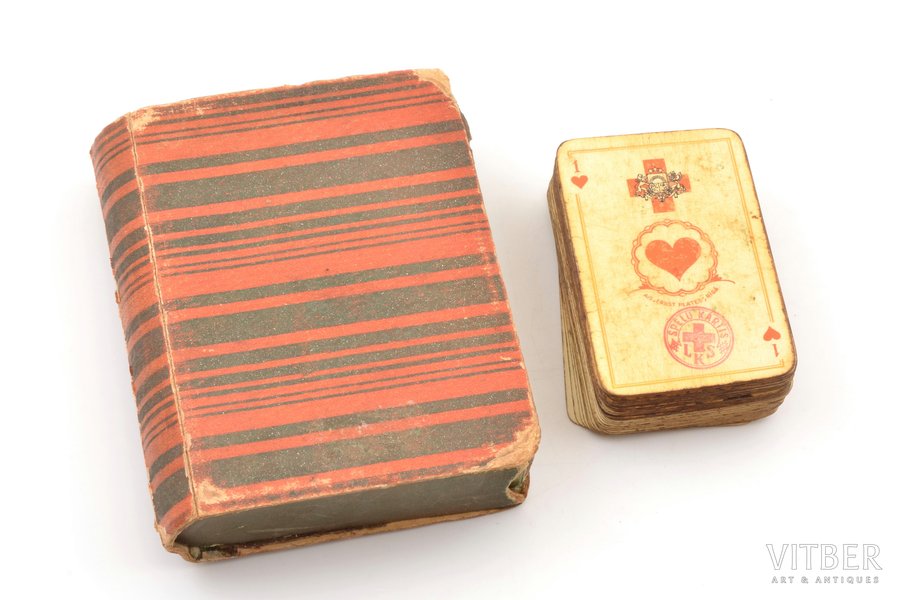 spēļu kāršu komplekts, Latvijas Sarkanais Krusts, 53 kārtis, Latvija, 20. gs. 20-30tie g., kārts izmērs 6.4 x 4.3 cm, kastītē, kastītes izmēri 10 x 8 x 2.3 cm