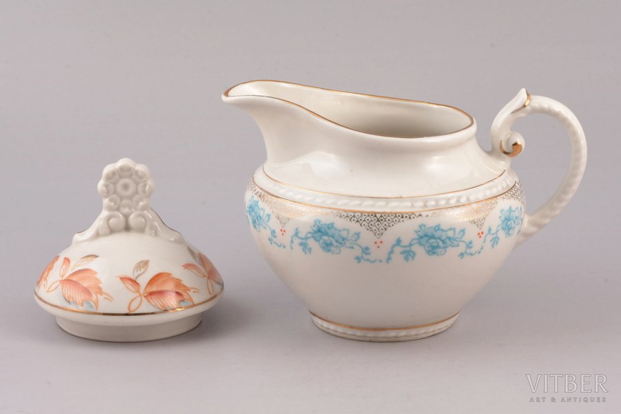 cream jug and lid, from service "Laima", porcelain, Rīga porcelain factory, Riga (Latvia), USSR, 1953-1962, h (cream jug) 10 cm, lid h 7 cm, Ø 7.7 cm, second grade