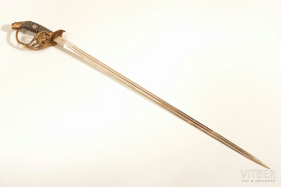 broadsword, officer of Prussian army, total length 96 cm, blade length 81.8 cm, nickel plated steel, bronze, silver winding, stingray skin; coat of arms of Prussia on the hilt; , on the right side - silver star of the Order of the Black Eagle, signifying the title of Baron, Prussia, the 19th cent.