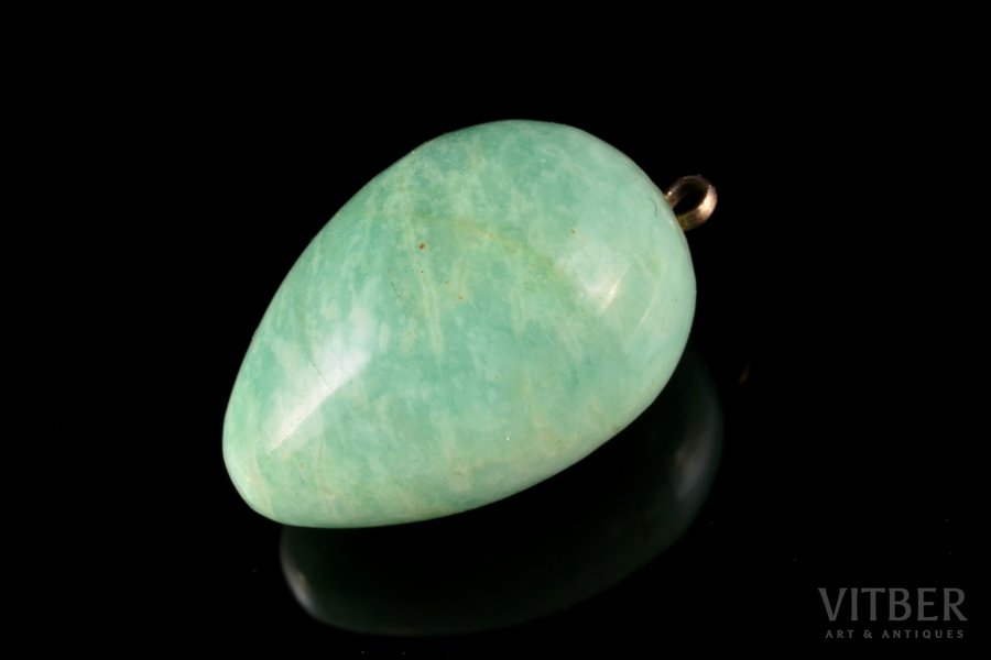 a pendant, in the shape of egg, 5.20 g., the item's dimensions 2.25 cm, natural stone