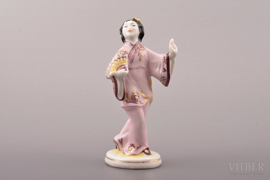 statuete, Ķīniete ar vēdekli, porcelāns, PSRS, Gžeļ, 20. gs. 70-80tie gadi, h 11.5 cm