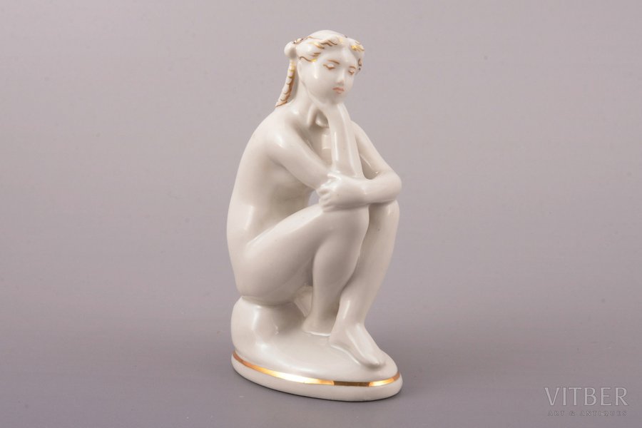 figurine, On the beach, porcelain, USSR, LFZ - Lomonosov porcelain factory, molder - E. Hendelman, the 50-60ies of 20th cent., 11.2 cm