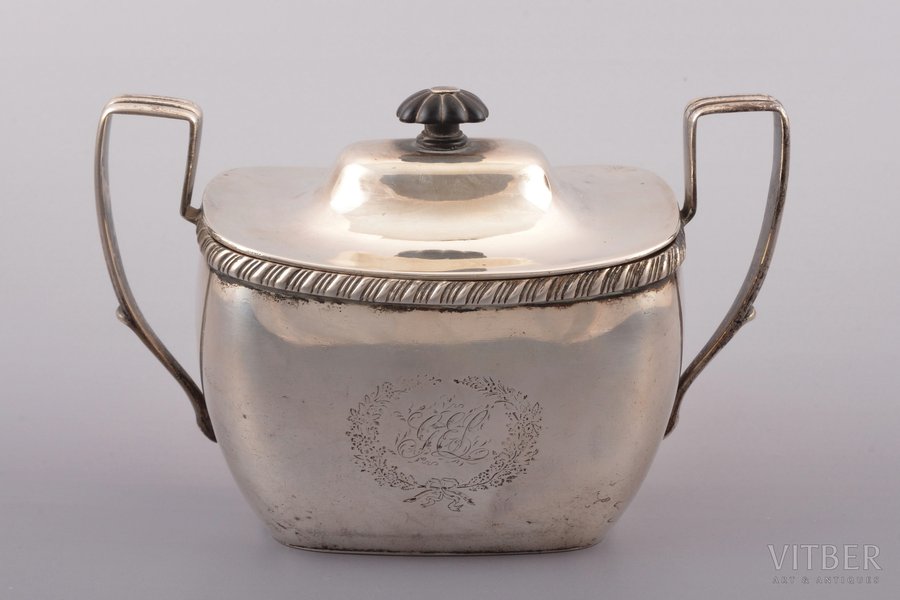 sugar-bowl, silver, 84 standard, 528.75 g, gilding, 11.4 x 17.7 x 9.7 cm, the beginning of the 19th cent., St. Petersburg, Russia