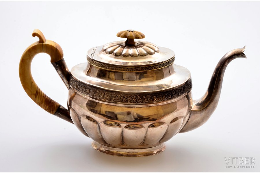 tējkanna (tējas uzlējumam), sudrabs, 84 prove, (izstrādājuma kopējais svars) 526.30, apzeltījums, h 14.1 cm, 1831 g., Sanktpēterburga, Krievijas impērija