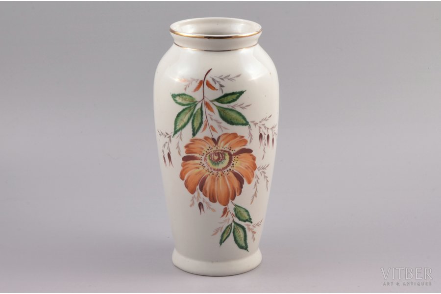 vase, "Flowers", porcelain, Riga Ceramics Factory, signed painter's work, handpainted by A.Grube, Riga (Latvia), USSR, the 40ies of 20th cent., h 20.1 cm