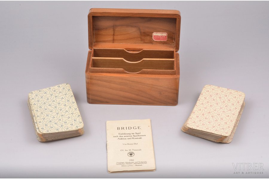 set of playing cards, 2 sets (52 + 52 pcs.), Germany, 1932, 9.2 х 5.9 cm, gold trim on the corners, in a wooden box made of from precious wood