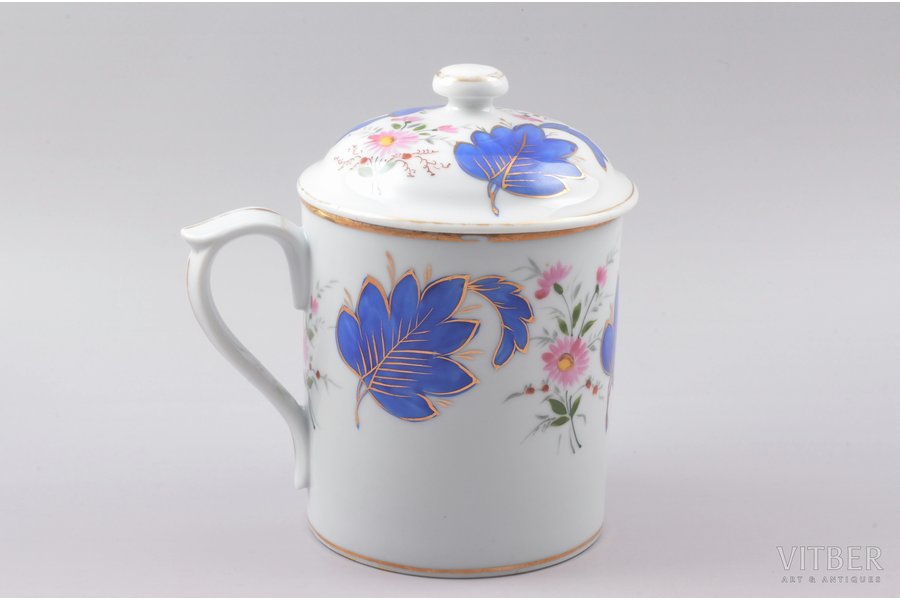a cup with lid, porcelain, M.S. Kuznetsov manufactory, Riga (Latvia), 1934-1936, h (with lid) 15.7 cm, second grade