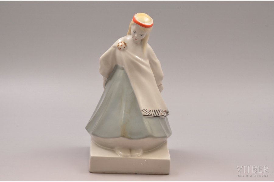 figurine, bookend - girl in traditional costume, porcelain, Riga (Latvia), USSR, Riga porcelain factory, molder - Regīna Karkunova, 1953-1962, 20 cm