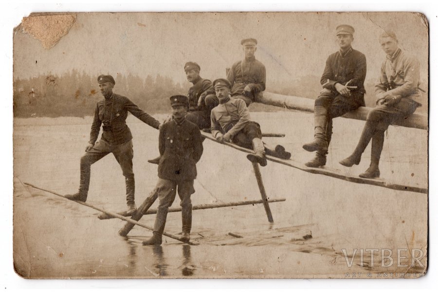 fotogrāfija, Latvijas armija, karavīri atpūtā, Latvija, 20. gs. 20-30tie g., 13.8x8.8 cm