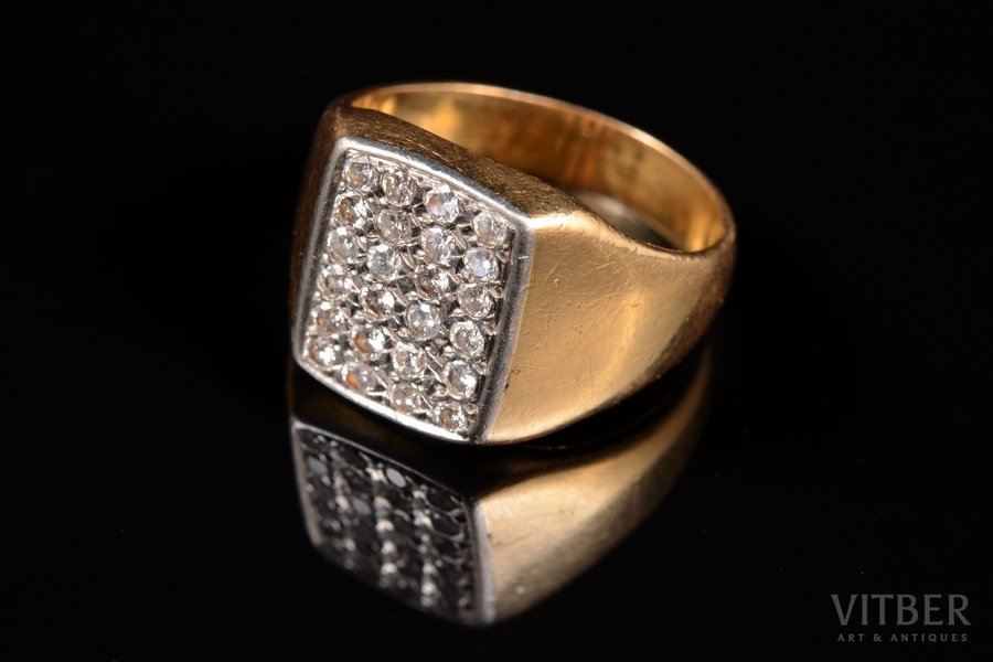 a ring, gold, 750 standard, 10.98 g., the size of the ring 17.75 (55), 24 diamonds, 2000ies, France