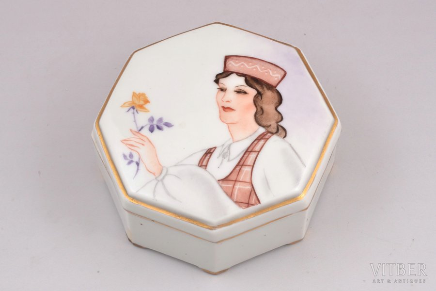 case, "Girl in traditional costume", porcelain, J.K. Jessen manufactory, signed painter's work, handpainted by Brungilda Lomani, Riga (Latvia), 1933-1935, 8.9 x 8.9 x 4.5 cm, insignificant technological defect on the corner at the base