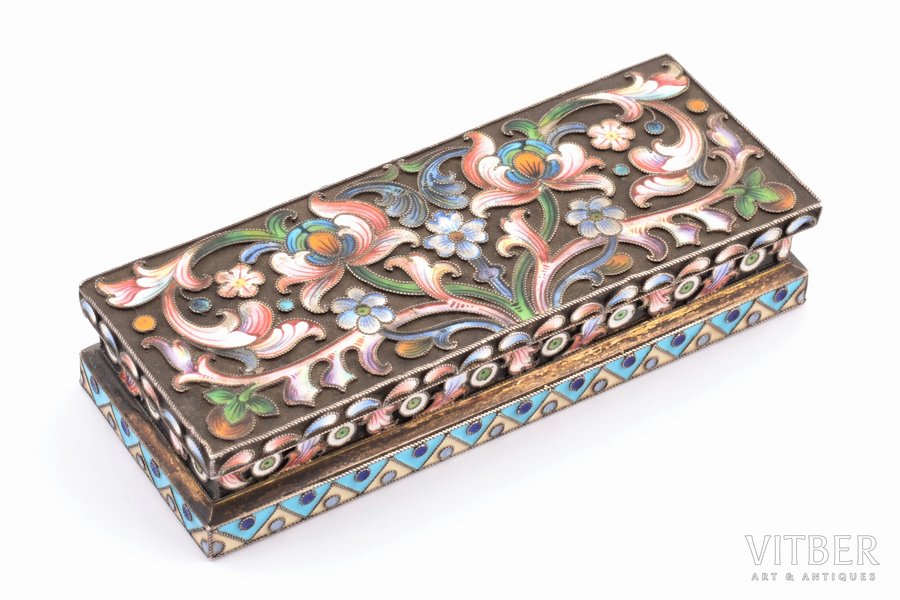 pill box, silver, 84 standard, 118.20 g, cloisonne painted enamel, gilding, 3.5 x 9.4 x 2 cm, workshop of Maria Semenova, 1896-1907, Moscow, Russia