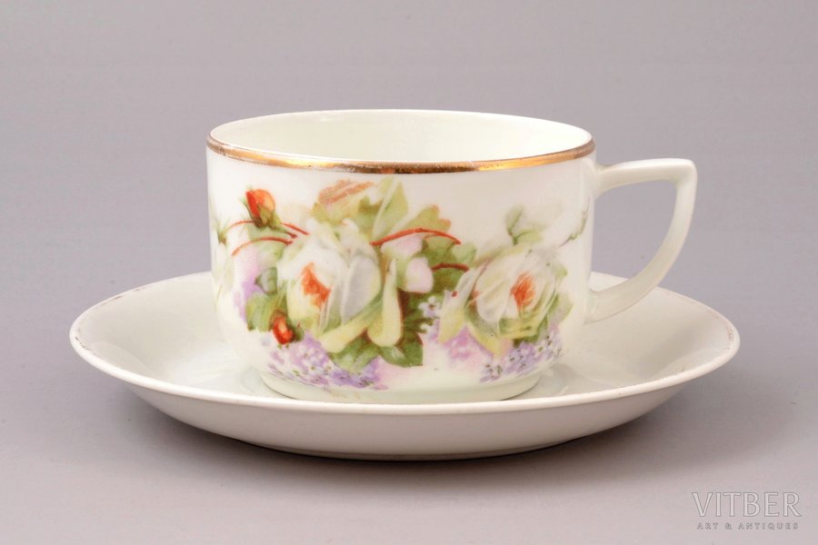 tea pair, porcelain, M.S. Kuznetsov manufactory, Riga (Latvia), 1920-1933, h (cup) 5.2 cm, Ø (saucer) 13.9 cm, third grade