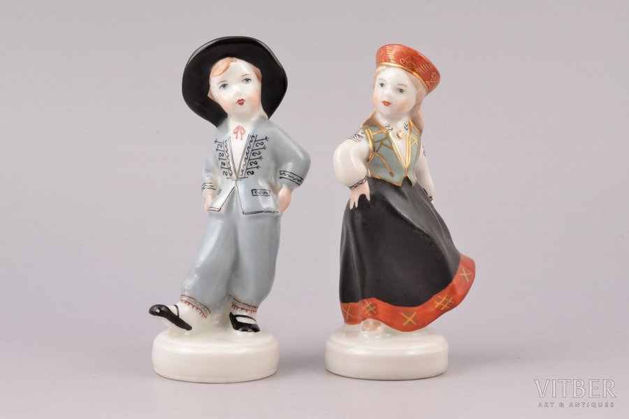 pair of figurines, Folk dance, porcelain, Riga (Latvia), USSR, Riga porcelain factory, molder - Leja Novozeneca, 11.2 / 10.9 cm, first grade