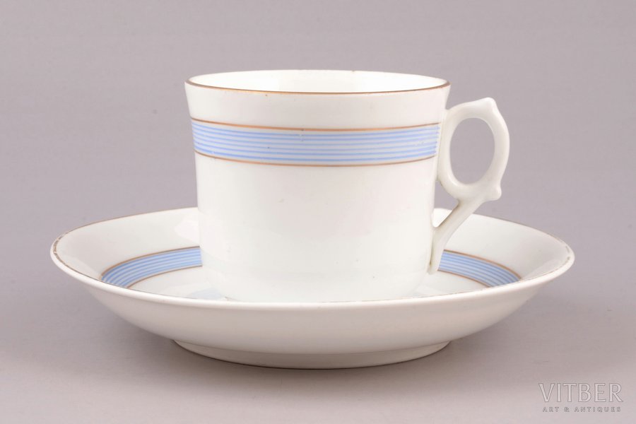 tea pair, porcelain, M.S. Kuznetsov manufactory, Riga (Latvia), Russia, the beginning of the 20th cent., Ø (saucers) 13.7 cm / h (cup) 6.1 cm