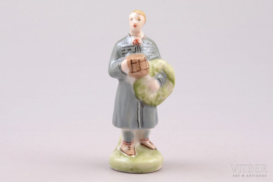 figurine, Celebrating Ligo, porcelain, Riga (Latvia), USSR, Riga porcelain factory, molder - Aina Mellupe, the 50ies of 20th cent., 6.4 cm