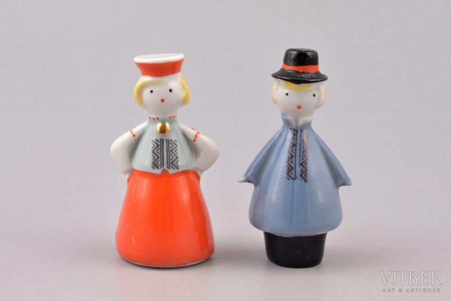 figurine, Couple in Latvian national costumes, porcelain, Riga (Latvia), USSR, Riga porcelain factory, the 70-ties of the 20th cent., 6.3 / 6.1 cm, second grade