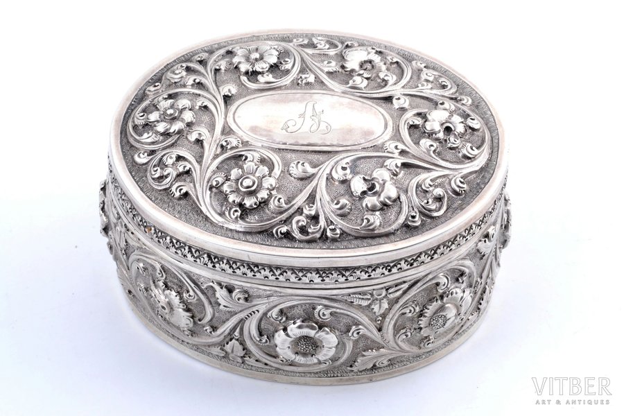 case, silver, 830 standard, 119 g, silver stamping, 9.4 x 7.7 x 5.1 cm, the 20th cent., Europe