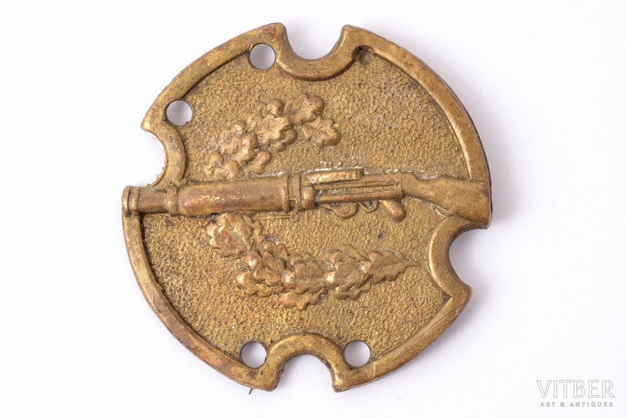 sew on breast badge, Army expert-shooter (automatic rifle shooting), bronze, Latvia, 20-30ies of 20th cent., 33 x 32.5 mm, 6.50 g