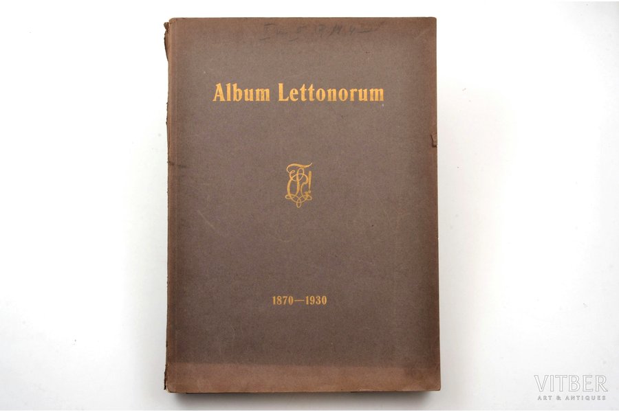 "Album Lettonorum", 1930 g., Valstspapīru spiestuves izdevums, Rīga, XXI, 169 lpp., ilustrācijas uz atsevišķām lappusēm, 34 x 24.5 cm
