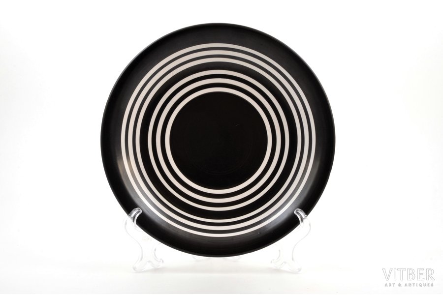 декоративная тарелка, керамика, авторская работа,  керамист Виктория Везе, Латвия, 70-е годы 20-го века, Ø 23.2 см