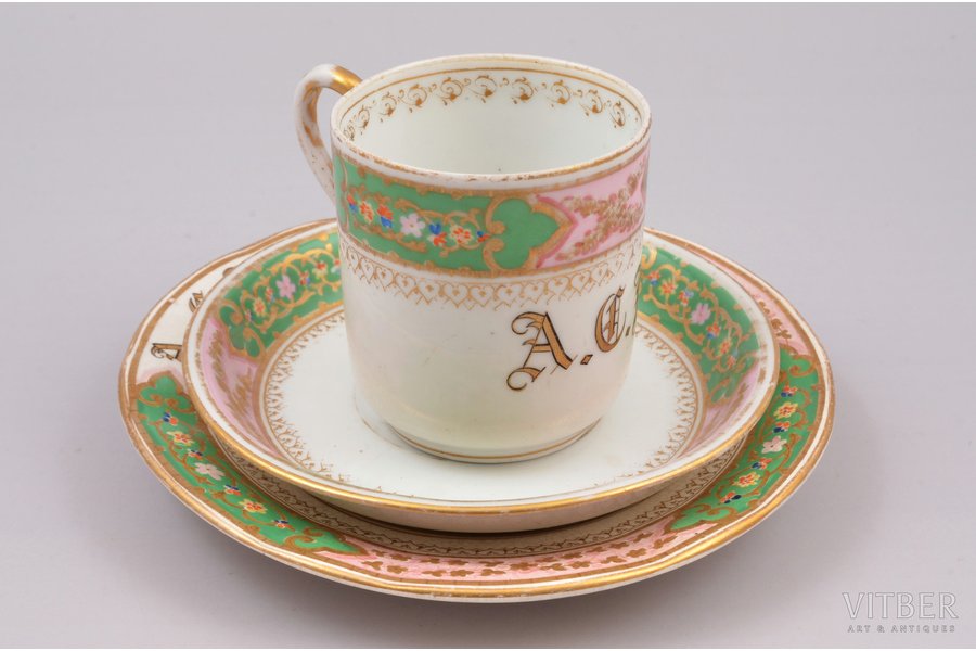 tea trio, porcelain, faience, M.S. Kuznetsov manufactory, Riga (Latvia), Russia, 1872-1887, Ø (saucers) 15.4 cm / 12.7 cm, h (cup) 7 cm, inconspicuous hairline crack on a small saucer