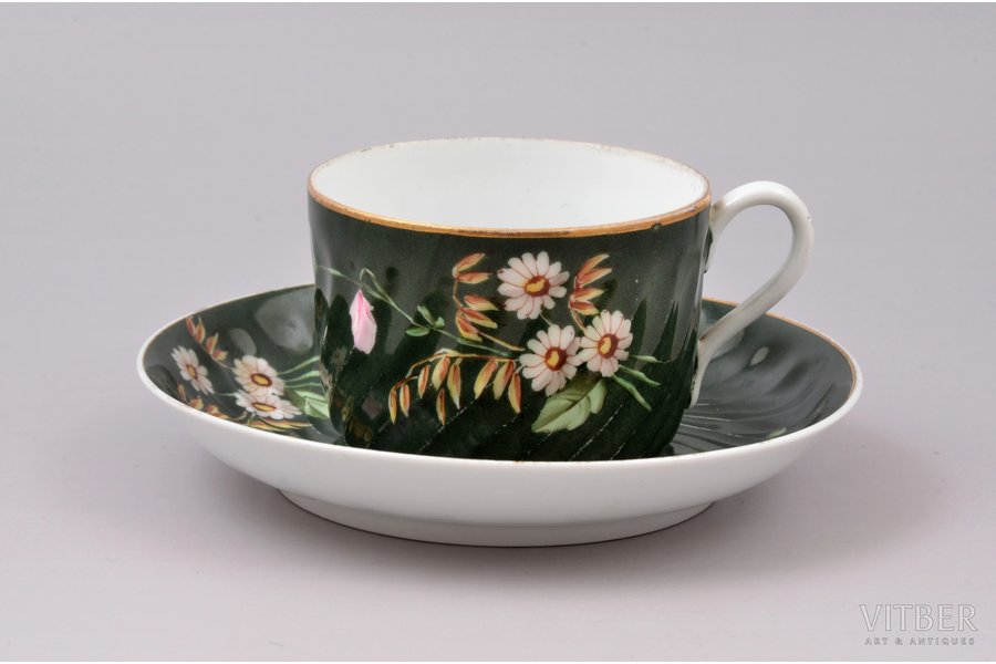 tējas pāris, porcelāns, Gardnera porcelāna rūpnīca, roku gleznojums, Krievijas impērija, 19. gs. beigas, h (tasīte) 5.5  cm, Ø (apakštasīte) 14.3 cm