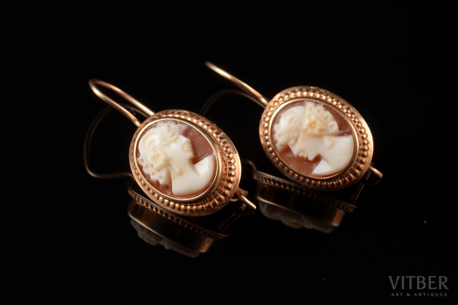 earrings, cameo, gold, 585 standard, total weight of items 1.425 g., the item's dimensions 1.3 x 1.1 cm, Finland