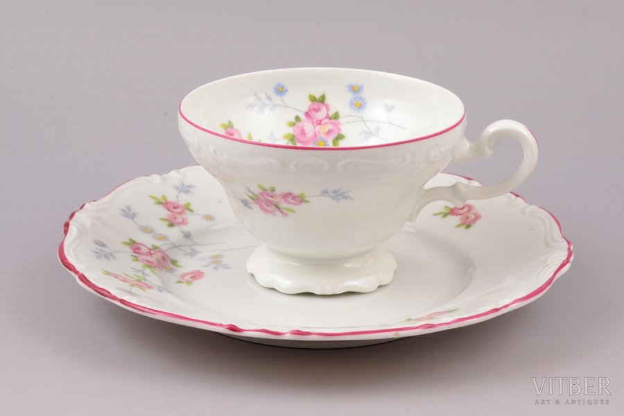 tea trio, without a small saucer, porcelain, M.S. Kuznetsov manufactory, Riga (Latvia), 1937-1940, Ø (saucers) 18.8 cm, h (cup) 6.3 cm, third grade