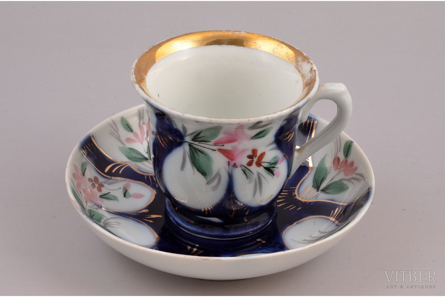 tējas pāris, porcelāns, I. E. Kuzņecova fabrika pie Volhovas, Krievijas impērija, 19. gs. beigas, h (tasīte) 7.1 cm, Ø (apakštasīte) 13.6 cm