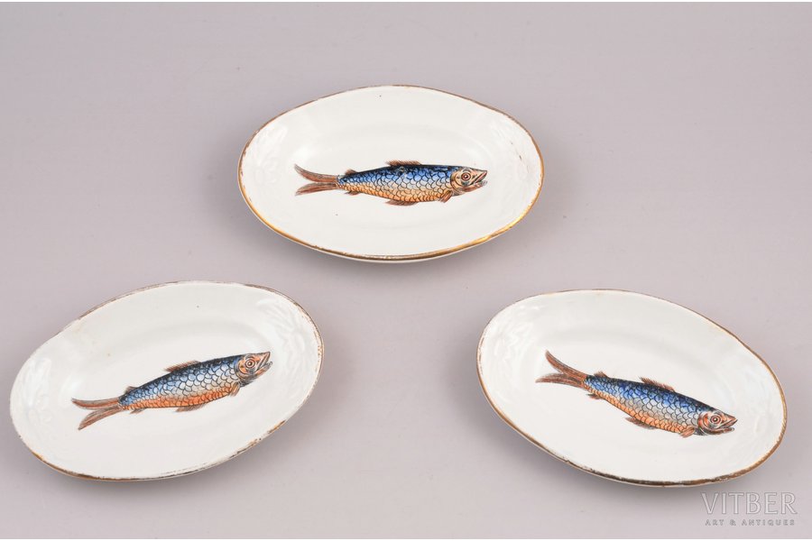 set of 3 jam dishes, for serving fish dishes, faience, M.S. Kuznetsov manufactory, Riga (Latvia), the 20-30ties of 20th cent., 13.1 х 8.4 cm