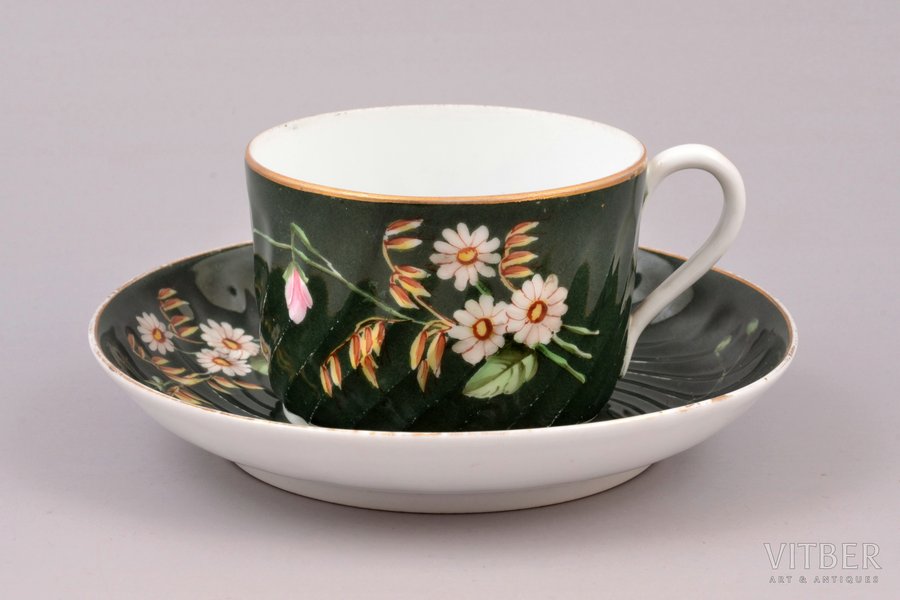 tējas pāris, porcelāns, Gardnera porcelāna rūpnīca, roku gleznojums, Krievijas impērija, 19. gs. beigas, h (tasīte) 5.4 cm, Ø (apakštasīte) 14.3 cm
