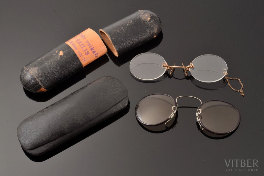 set of 2 pince-nez, in cases, one of the cases with mark of the store "V. Gailis" in Riga