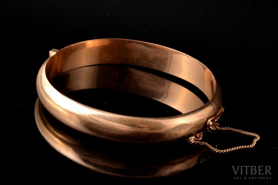 a bracelet, gold, 585 standard, 17.17 g., the diameter of the bracelet 5.9 x 5.5 cm, Finland