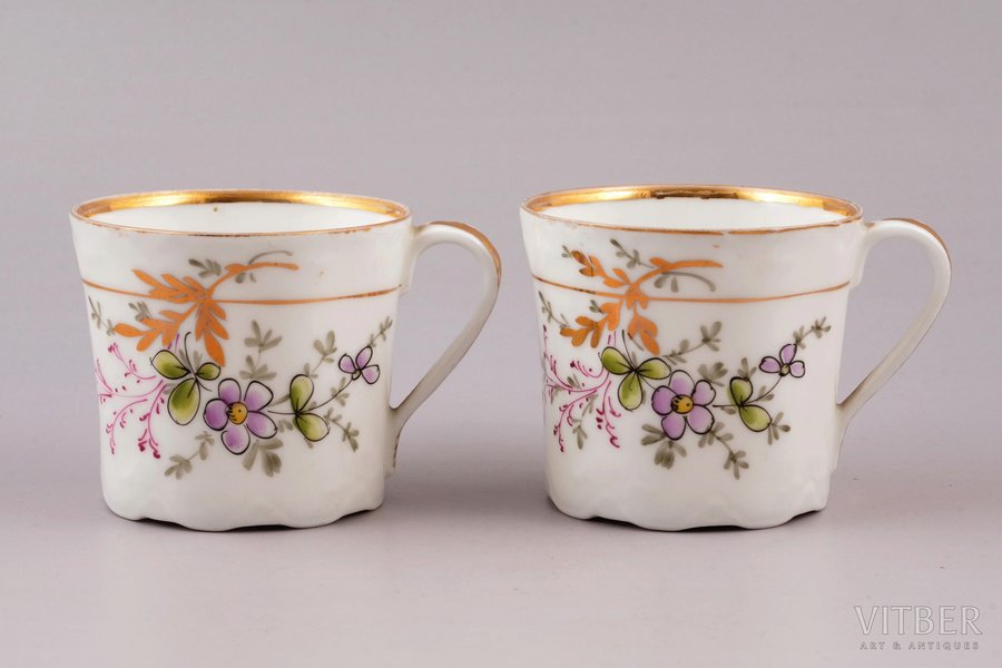 pair of cups, porcelain, M.S. Kuznetsov manufactory, Riga (Latvia), Russia, 1890-1910, h 6.7 cm, Riga factory