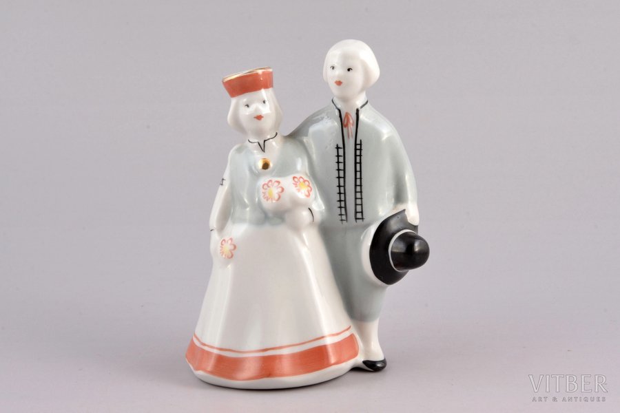 figurine, On the walk (Сouple in traditional costumes), porcelain, Riga (Latvia), Riga porcelain factory, 1948-1970, 10.8 cm, first grade