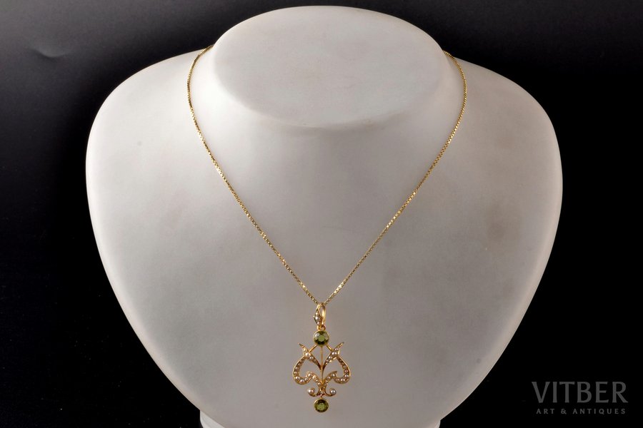 pendant with chain, gold, 585, 750 standard, pendant 3.8 x 2 cm, 2.97 g, 750 standard; chain 61 cm, 3.46 g, 585 standard