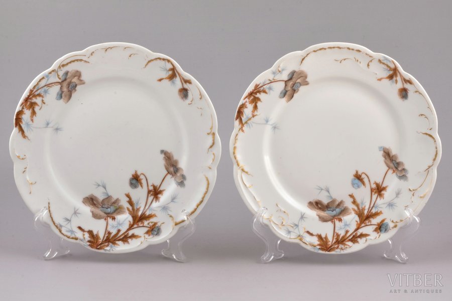 set of 2 plates, porcelain, M.S. Kuznetsov manufactory, Riga (Latvia), Russia, the beginning of the 20th cent., Ø 21.5 cm