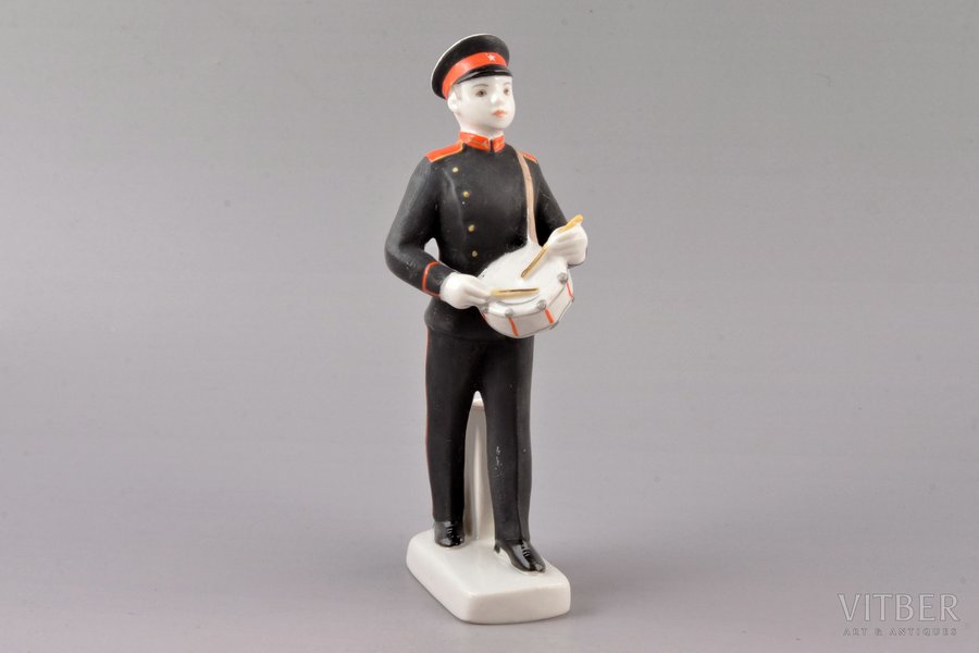figurine, Suvorovets, porcelain, USSR, LFZ - Lomonosov porcelain factory, molder - S.B. Velihova, the 60ies of 20th cent., 16 cm, top grade