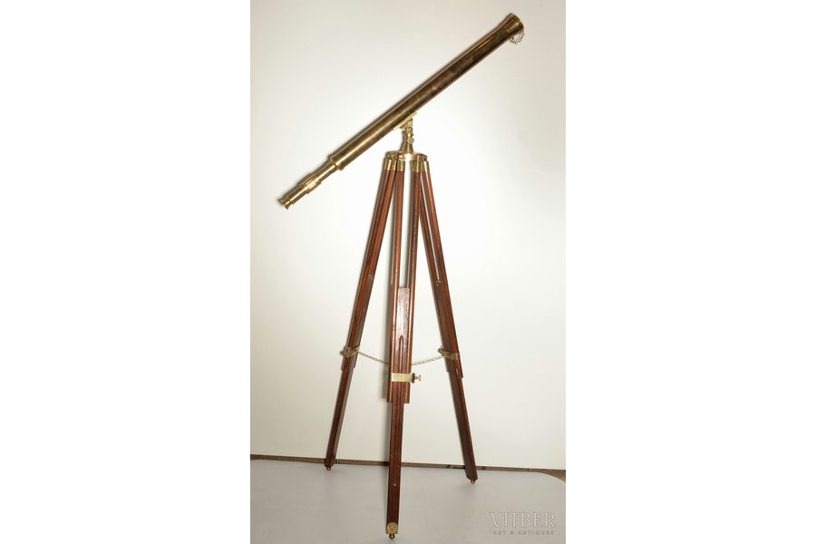 телескоп, с деревянным штативом, длина трубы 96/108 см, диаметр 3.7/6.5 см, высота штатива ~ 125 см, латунь, дерево, вес: труба 2 кг + штатив 4,10 кг