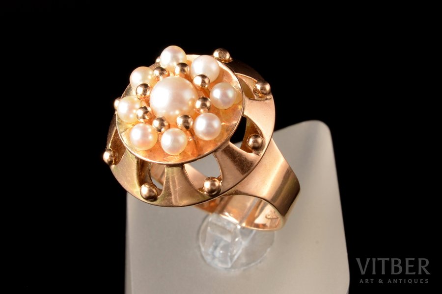 a ring, gold, 585 standard, 5.81 g., the size of the ring 16.75, cultured pearls, Turku, Finland