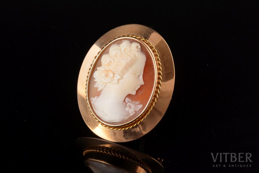 a brooch, cameo, gold, 585 standard, 9.70 g., the item's dimensions 4.1 x 3.4 cm, Turku, Finland