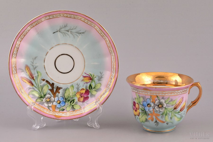 tea pair, porcelain, M.S. Kuznetsov manufactory, hand-painted, Riga (Latvia), Russia, 1890-1910, h (cup) 7.1 cm, Ø (saucer) 15.5 cm