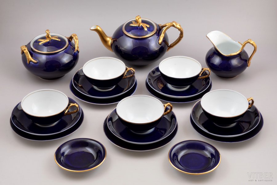 cobalt tea service: 5 tea trio, cream jug, teapot, sugar-bowl, pair of jam dishes, porcelain, M.S. Kuznetsov manufactory, Russia, the border of the 19th and the 20th centuries, h (cup) 4.6 cm, Ø (saucers) 15.2 / 14.2 cm, Dmitrov factory, without defects
