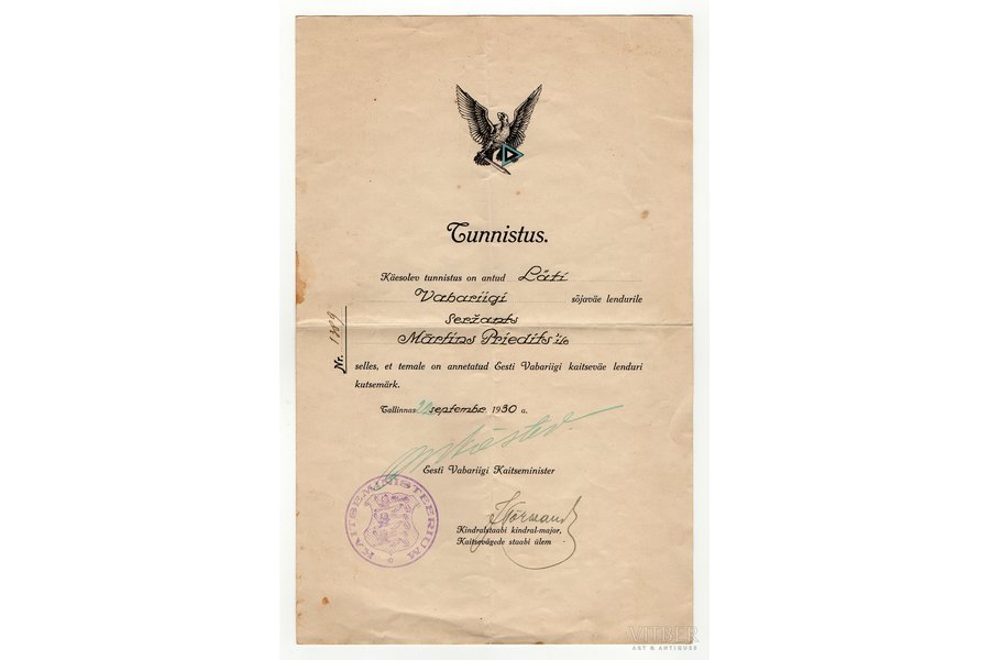 apliecība, izsniegts Latvijas Republikas kara pilotam, seržantam Mārtiņam Priedītim, par to, ka viņam piešķirta Igaunijas Republikas Aizsardzības spēku pilota zīme, Latvija, Igaunija, 1930 g., 33.5 x 21.2 cm