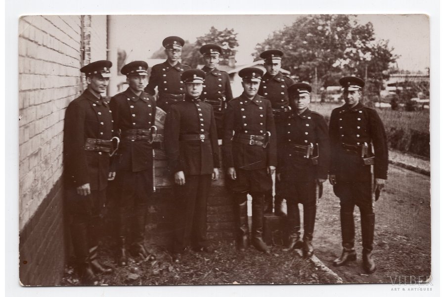 фотография, группа пожарных, Латвия, 20-30е годы 20-го века, 17.5х11.4 см